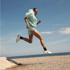 H&M Move mint green shirt sleeve activewear pull on lightweight nylon hoodie XS